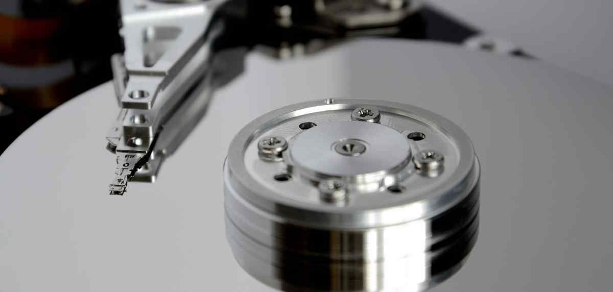 How to change the schema for an SQL Server database user and all existing tables